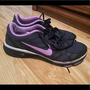 Nike Dual Fusion Sneakers